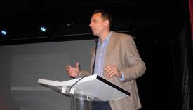 09.10.2016: Ο εκπαιδευτικός Θωμάς Γεώργας ήταν ο πρώτος ομιλητής και συνέβαλε με την μαρτυρία του στο βιβλίο.