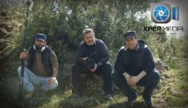 Ο σκηνοθέτης Βασίλης Τσικάρης (δεξιά) στην διάρκεια των γυρισμάτων.