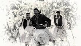 Ο Λεωνίδας Κακούρης, ο Χρήστος Μπάτζιος και ο Κυριάκος Χρυσίδης στα γυρίσματα της «Εξόδου 1826».