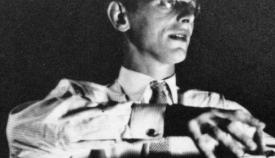 Ο Καρλ Ορφ διευθύνοντας τα «Κάρμινα Μπουράνα».