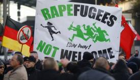 Διαδήλωση στην Κολωνία κατά των σεξουαλικών επιθέσεων από μουσουλμάνους «πρόσφυγες».