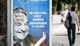 Αφίσα κατά του Σόρος στην Βουδαπέστη. Η αφίσα λέει: 99% είναι κατά της λαθρομετανάστευσης. Μην αφήσεις τον Σόρος να γελάσει τελευταίος.