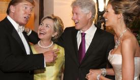 Το ζεύγος Κλίντον στον γάμο του Ντόναλντ Τραμπ με την Μελανία Τραμπ.