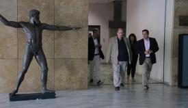 Ο Νίκος Φίλης και ο Αλέξης Τσίπρας σε απόσταση αναπνοής από τον Κεραύνιο Δία.