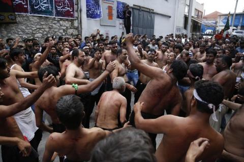 Θρησκευτική γιορτή Σιιτών μουσουλμάνων στον Πειραιά.