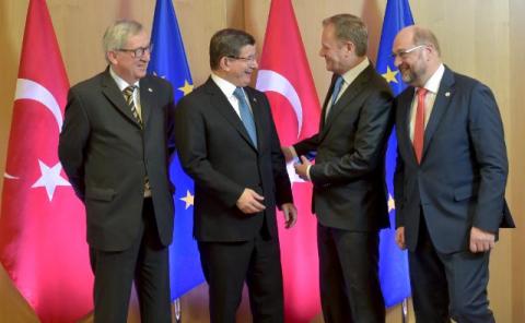 Ο πρωθυπουργός της Τουρκίας Αχμέτ Νταβούτογλου στις διαπραγματεύσεις με την Ευρωπαϊκή Ένωση.