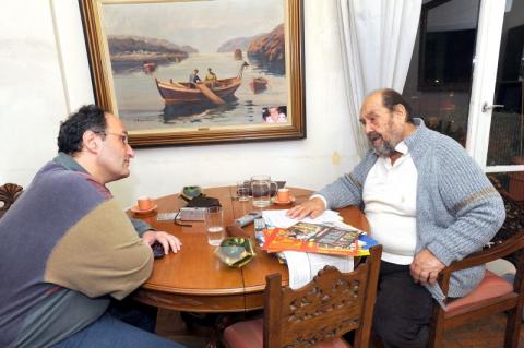 Ο σκηνοθέτης Ηλίας Μαχαίρας με τον Γιώργο Πισσαλίδη. 