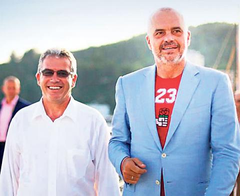 Ο Αλβανός πρωθυπουργός Έντι Ράμα με τον μισέλληνα δήμαρχο Χειμάρρας Γιώργο Γκόρο.