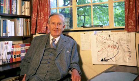 Τζ.Ρ.Ρ. Τόλκιν (1892-1973).